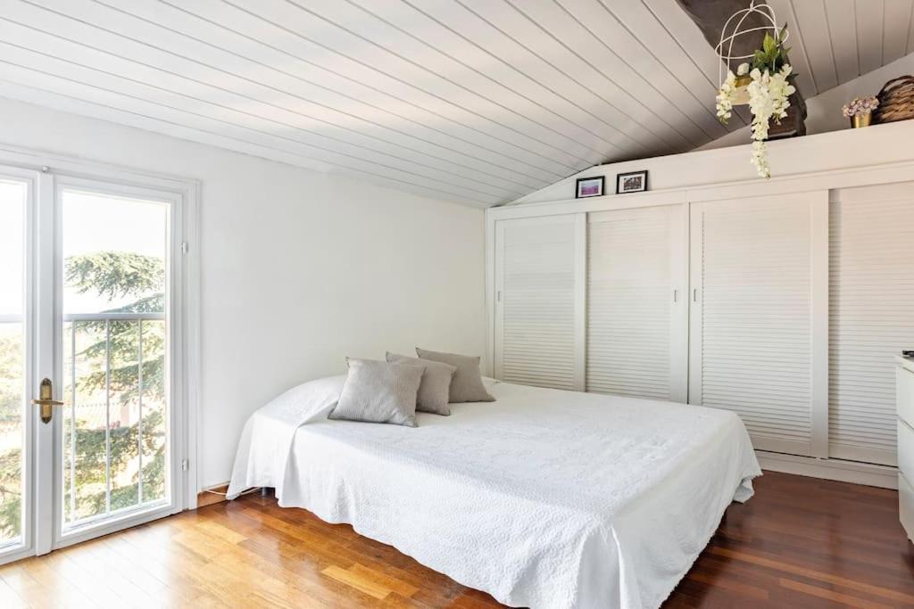 Lovely One-Bedroom Attic In An Ancient Village Болонья Экстерьер фото